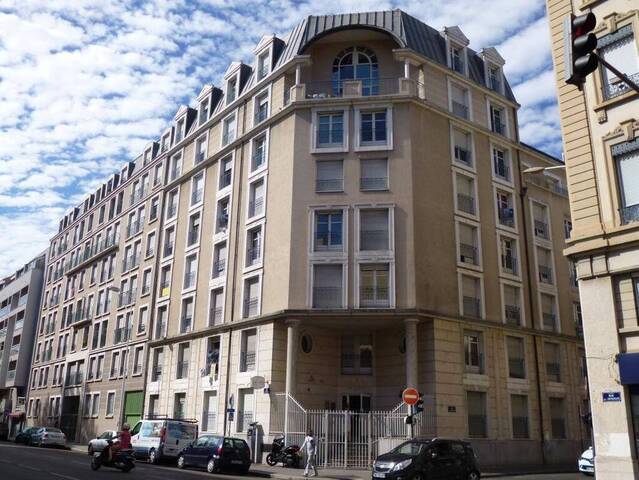 Location Appartement studio 1 pièce 19 m² Lyon 7e Arrondissement 69007 LYON 7
