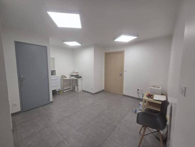 Location Local d'activité Chazelles-sur-Lyon 42140