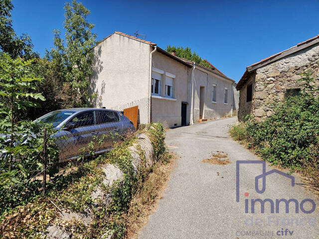 Vente Maison ancienne 3 pièces 68.4 m² Saint-Marcellin-en-Forez 42680