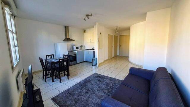 Location Appartement studio 1 pièce 32 m² Saint-Étienne 42000