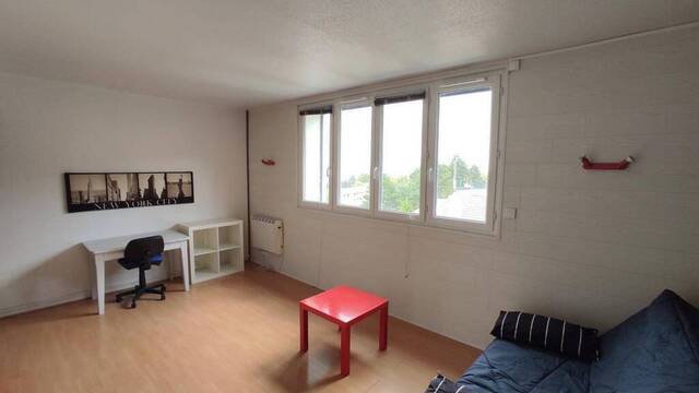 Location Appartement studio 1 pièce 27 m² Saint-Étienne 42000 LA METARE