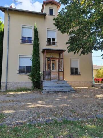 Location Maison individuelle 8 pièces 185 m² Saint-Marcellin-en-Forez 42680