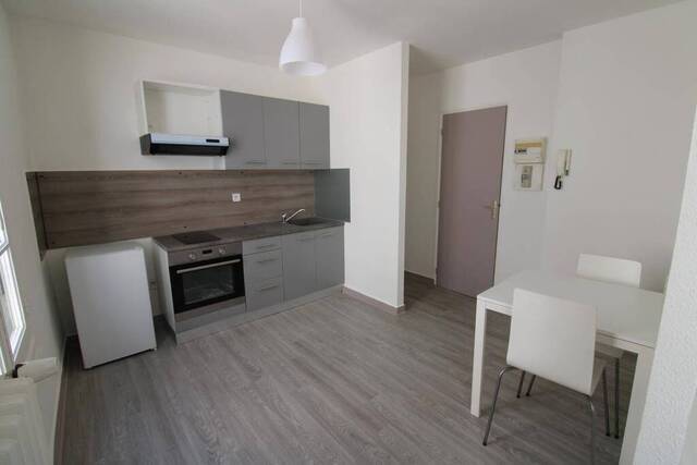Location Appartement studio 1 pièce 30 m² Le Puy-en-Velay 43000