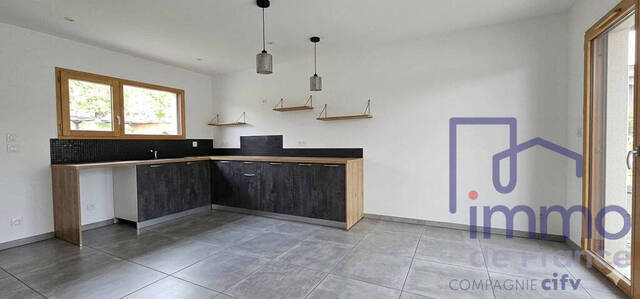 Vente Maison contemporaine 4 pièces 112.1 m² Saint-Bonnet-les-Oules 42330