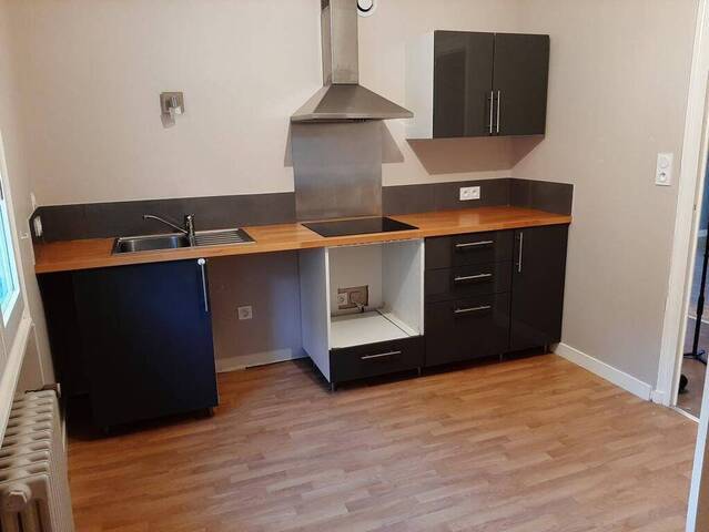 Location Appartement t4 3 pièces 81 m² Saint-Bonnet-le-Château 42380