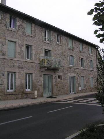 Location Appartement t2 3 pièces 48 m² Saint-Germain-Laprade 43700