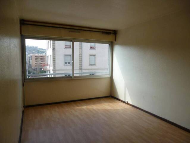 Location Appartement studio 1 pièce 23 m² Le Puy-en-Velay 43000