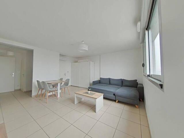 Location Appartement studio 1 pièce 31 m² Saint-Étienne 42000
