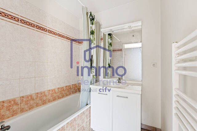 Vente Appartement 2 pièces 49 m² Saint-Fons 69190