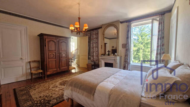 Vente Maison 32 pièces 455.72 m² L' Étrat 42580
