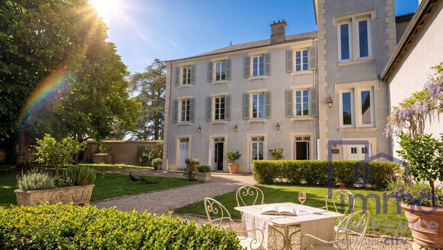 Vente Maison 32 pièces 455.72 m² L' Étrat 42580