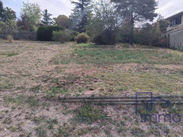 Vente Terrain constructible 899 m² Saint-Galmier 42330