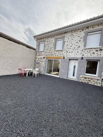 Location Maison de bourg 4 pièces 113 m² Saint-Vincent 43800