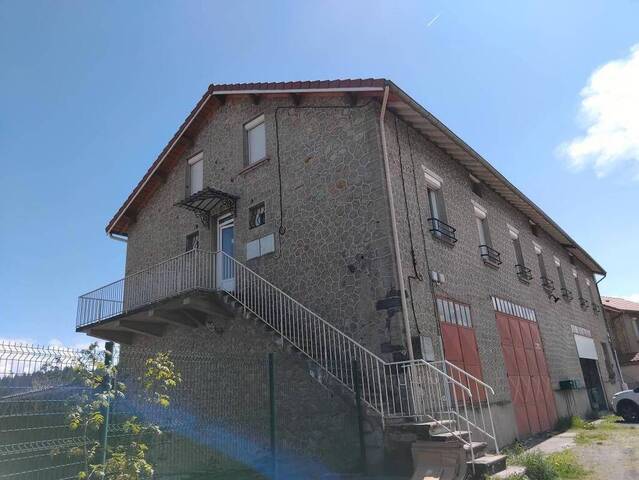 Location Appartement t3 51 m² Luriecq 42380