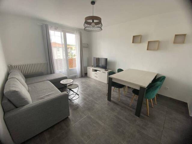 Location Appartement t3 4 pièces 52 m² Vals-près-le-Puy 43750