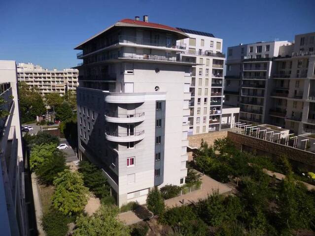 Location Appartement studio 1 pièce 17 m² Lyon 8e Arrondissement 69008 LYON 8
