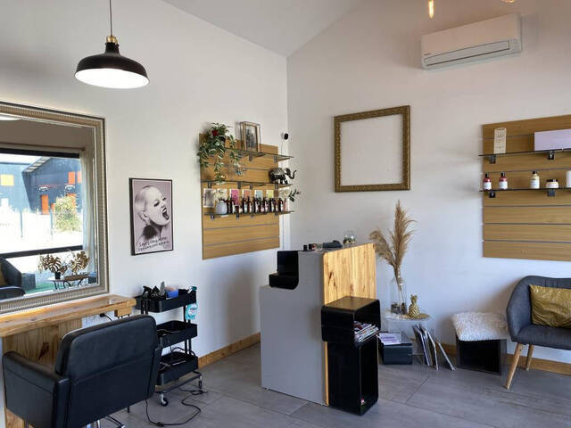 Vente Fonds de commerce salon de coiffure 75 m² Le Versoud (38420)