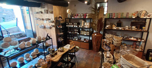 Vente Fonds de commerce restaurant - salon de th&eacute; 100 m² Biot (06410)