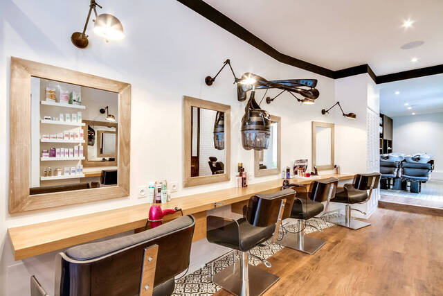 Sale Business salon de coiffure 38 m² Poitiers (86000)