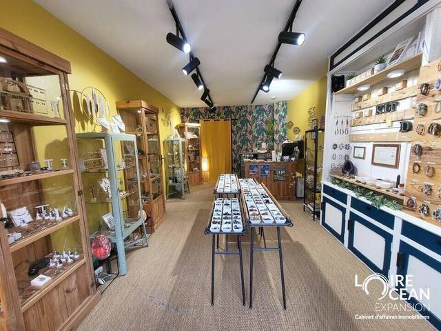 Rent Professional premises 50 m² Pornic (44210)