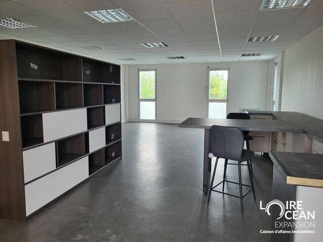 Louer Local bureaux - activités tertiaires et services 55 m² Pornic (44210)