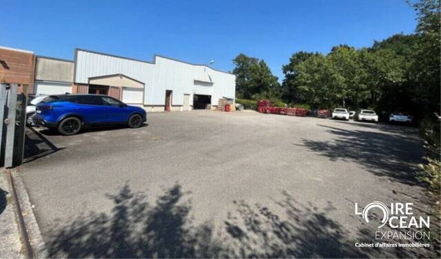 Rent Professional premises 680 m² Nantes (44300)