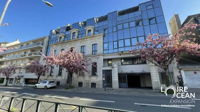 Louer Local 204 m² Nantes (44000)