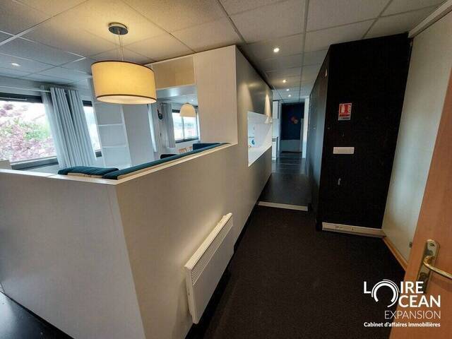 Rent Professional premises 70 m² Nantes (44100)
