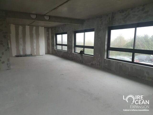 Sale Professional premises 61.37 m² Guérande (44350)