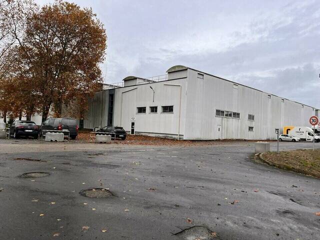 Rent Professional premises 4150 m² Cholet (49300)