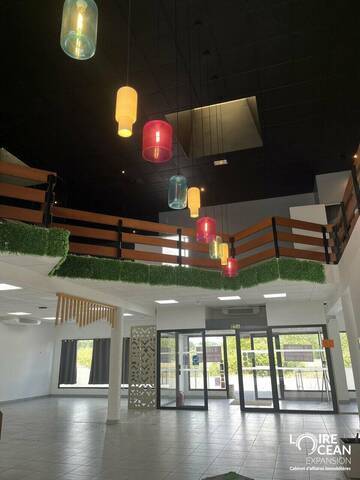 Rent Professional premises commerc 710 m² Beaucouzé (49070)