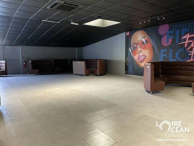 Rent Professional premises commerc 540 m² Beaucouzé (49070)