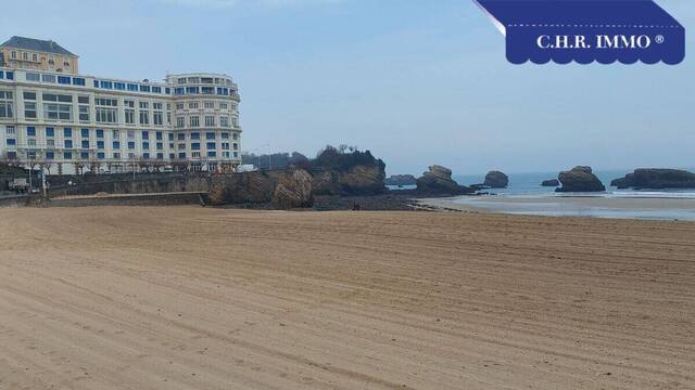 Sale Professional premises 90 m² Biarritz (64200)