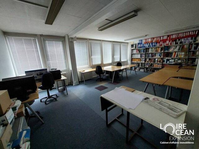 Louer Local 191 m² Nantes (44300)