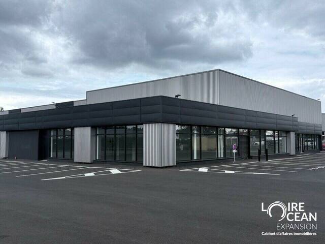 Louer Local 658 m² Angers (49000)