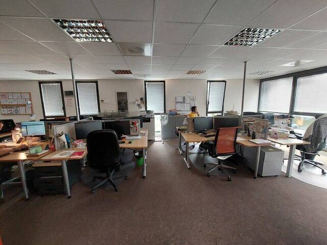 Rent Professional premises 185 m² Nantes (44000)