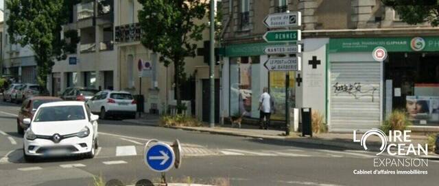 Rent Professional premises 110 m² Nantes (44300)
