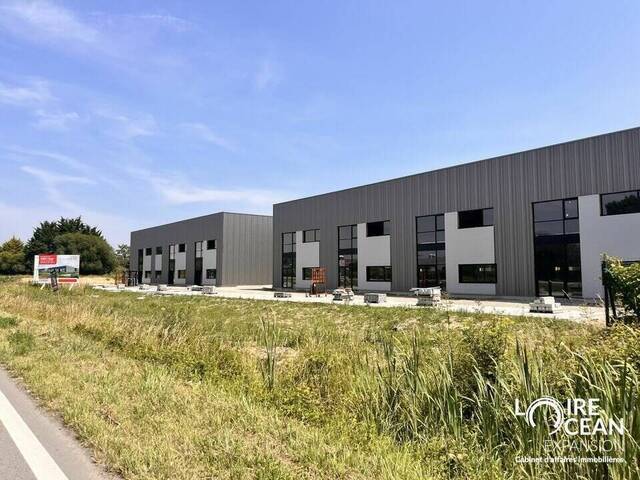 Sale Professional premises 330 m² Thouaré-sur-Loire (44470)