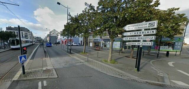Rent Professional premises loisirs 427 m² Nantes (44100)