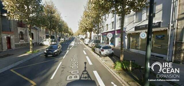 Rent Professional premises cycles 72 m² Nantes (44300)