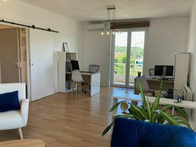 Louer Local 87 m² Bassens (73000)