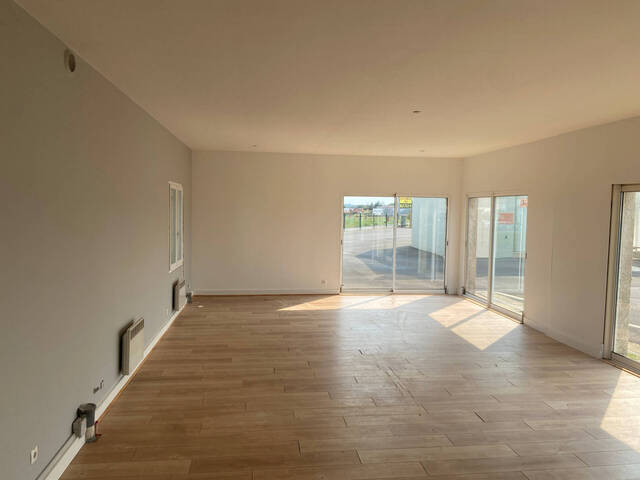 Rent Professional premises commercial premises 265 m² Poitiers (86000)