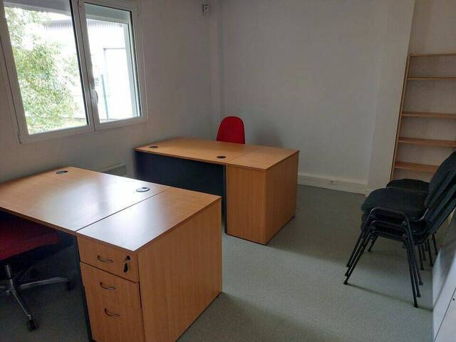 Rent Professional premises 100 m² Nantes (44000)