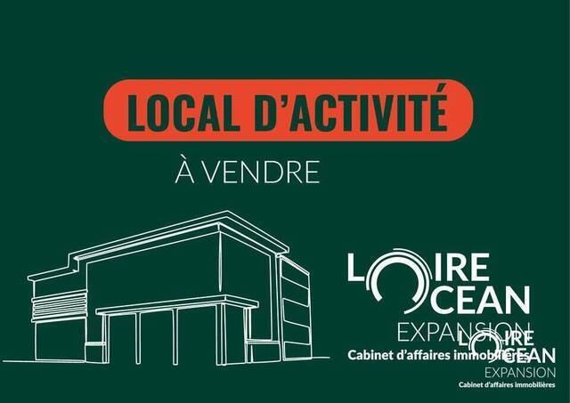 Sale Professional premises libre 300 m² Nantes (44000)