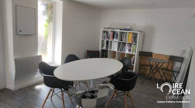Sale Professional premises epicerie 136 m² Pornic (44210)