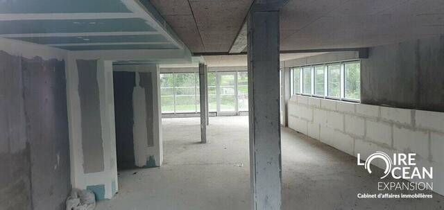 Sale Professional premises 158 m² Nantes (44100)