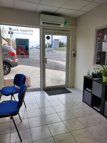 Rent Professional premises office 65 m² Poitiers (86000)