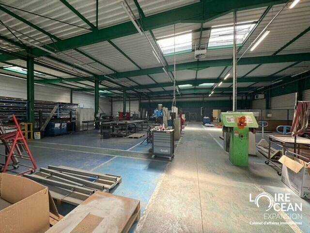 Rent Professional premises 12635 m² Bouaye (44830)