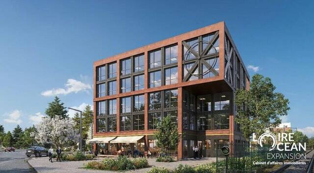 Sale Professional premises 300.47 m² La Chapelle-sur-Erdre (44240)