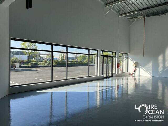 Louer Local 601 m² Angers (49000)